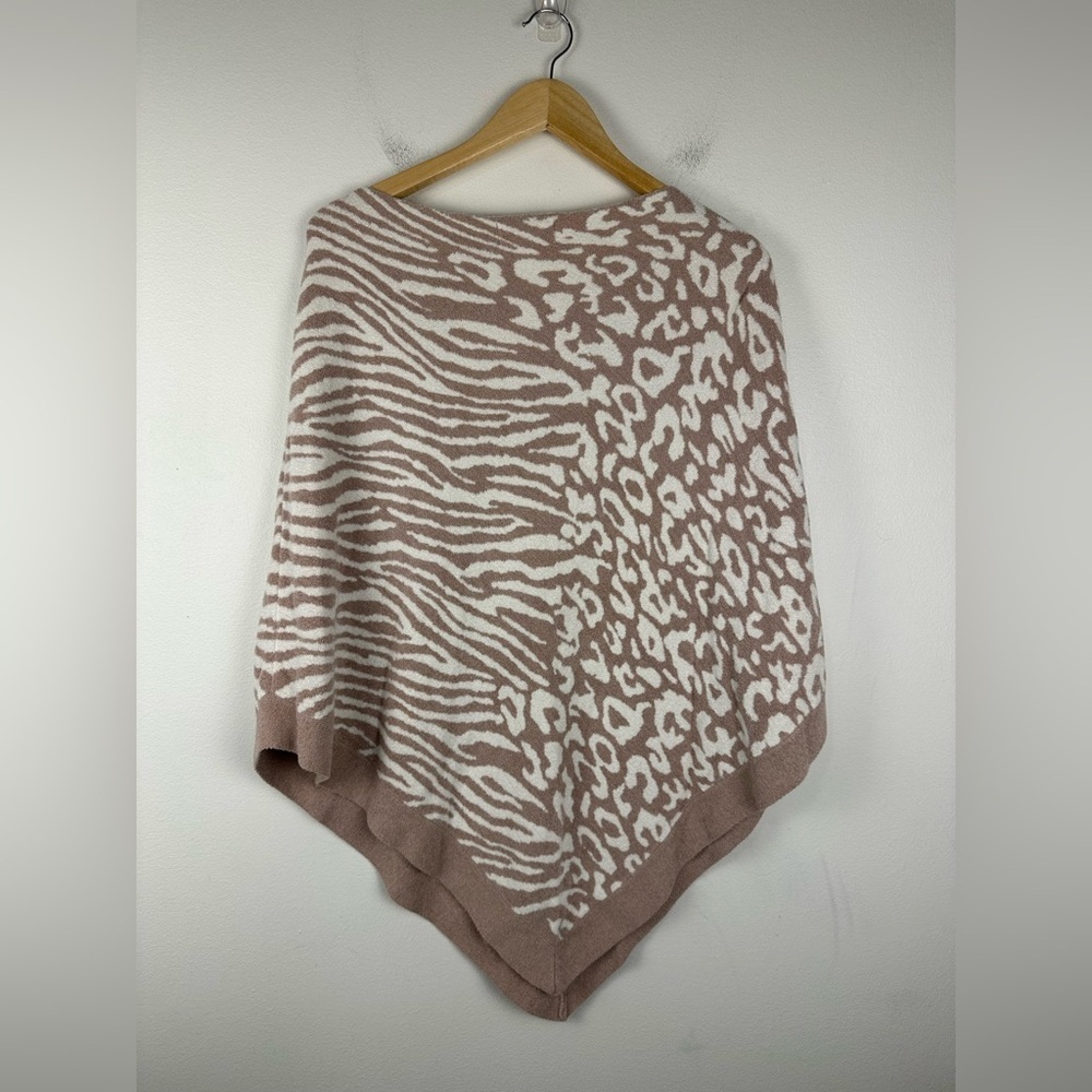 Barefoot Dreams Animal Print Ocean‎ Breeze Poncho Ultra Lite Cozy Soft NWT OS - Picture 7 of 7
